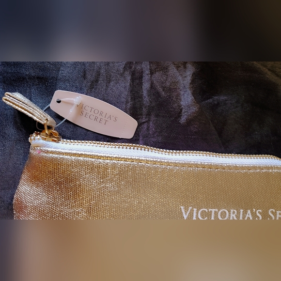 ✨💖 Victoria's Secret - Gold Metallic Zipper Cosmetic Bag – NWT 💖✨ - Picture 4 of 11